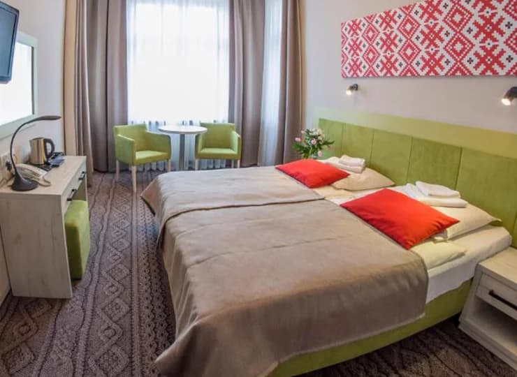 W wyposażeniu każdego pokoju jest TV, Wi-Fi, zestaw do parzenia kawy/herbaty