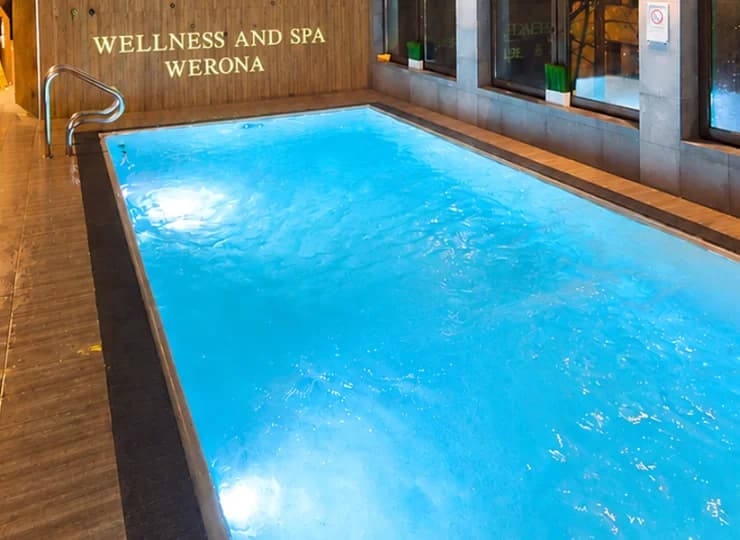 Wellness & Spa Werona*** dysponuje strefą wellness z basenem wewnętrznym