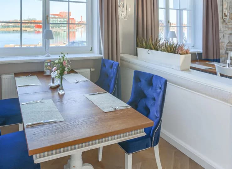 To eleganckie miejsce z widokiem na jezioro