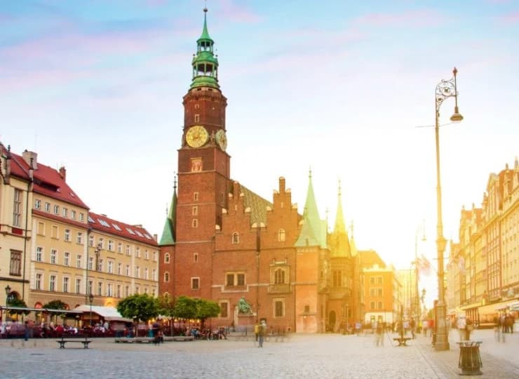 Wystarczy przejść 50 metrów, aby dotrzeć do wrocławskiego Rynku