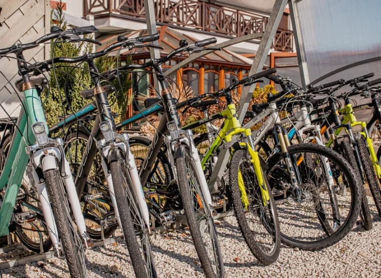 Hotel wypożycza rowery tradycyjne i elektryczne