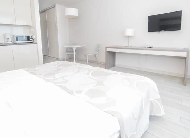 Wnętrza są utrzymane w jasnych, kojących barwach