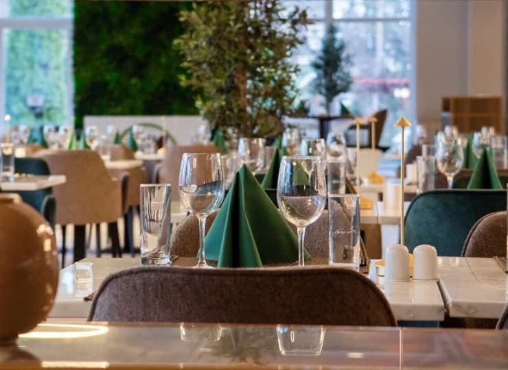 Restauracja jest przestronna i elegancka