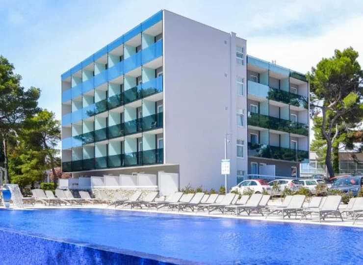 Hotel posiada bezpłatny parking
