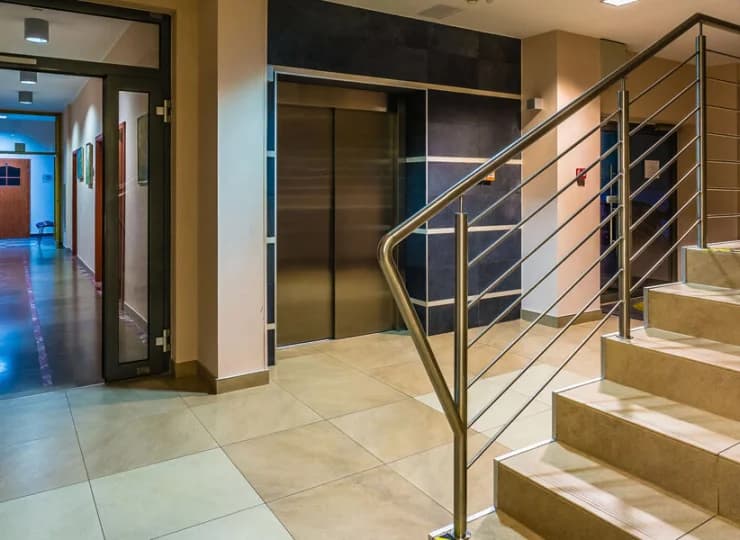 To wygodny nadmorski hotel z windą