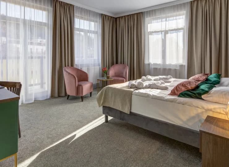 Większość pokoi ma własne wyjście na balkon