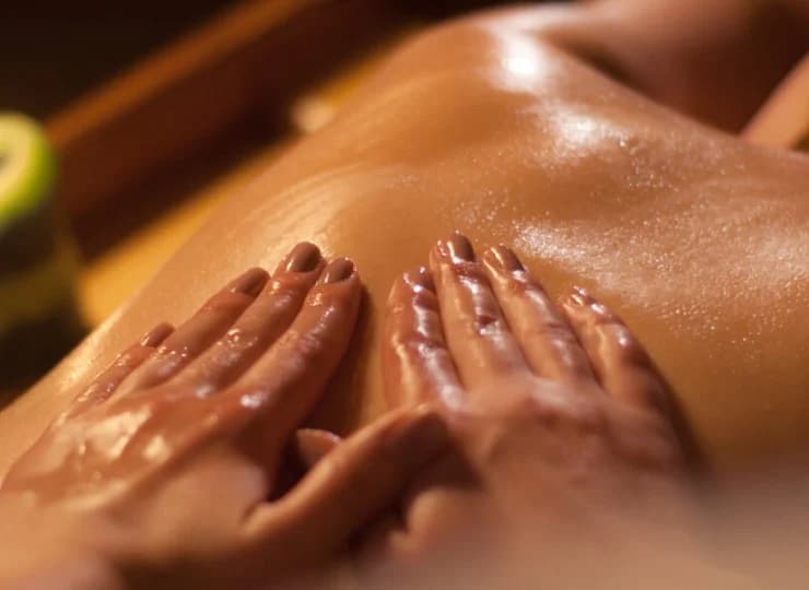 W menu SPA Dwór Kombornia znajdują się masaże i rytuały z egzotycznych krajów