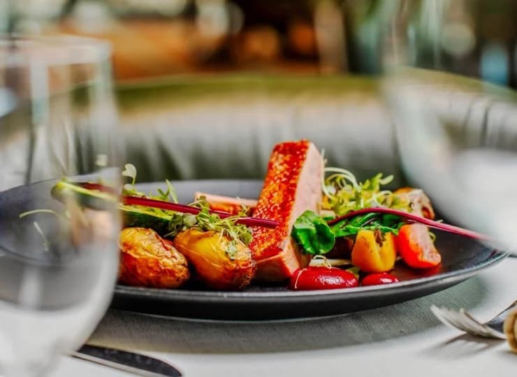 To jedna z najlepszych restauracji w Mikołajkach