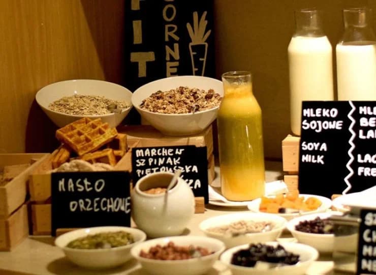 Posiłki są przygotowywane ze świeżych i dobrej jakości produktów