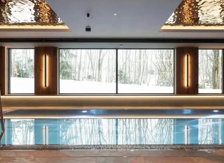 Hotel posiada całoroczny basen kryty