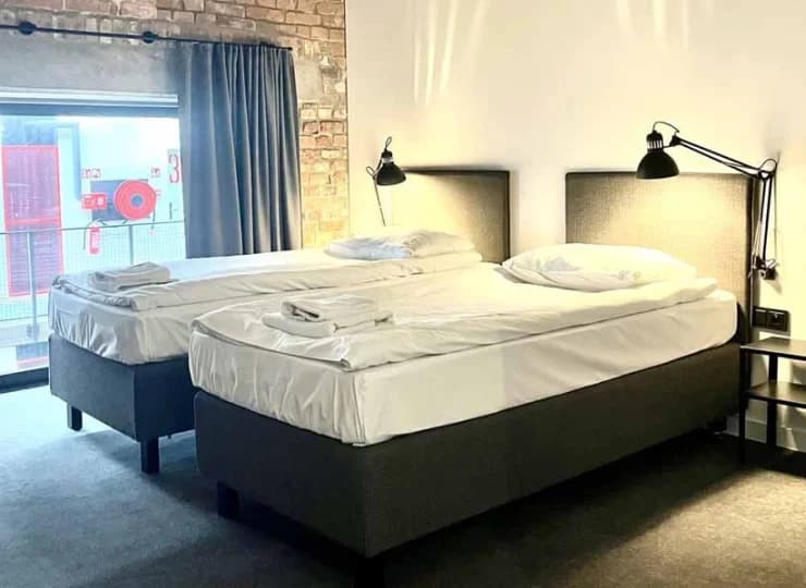 Pokój Economy z oknami na wnętrze hotelu