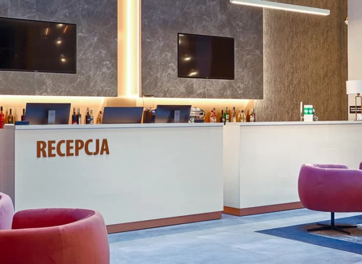 Recepcja jest zorganizowana w nowoczesny sposób