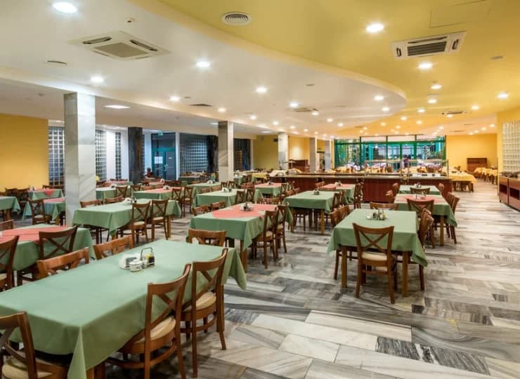 Hotelowa restauracja serwuje wyśmienite potrawy tradycyjnej kuchni polskiej