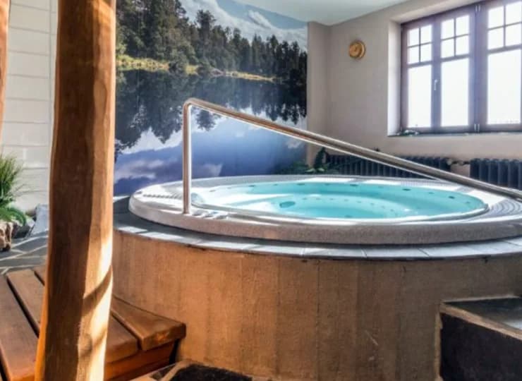 W strefie wellness znajduje się m.in. jacuzzi i sauny