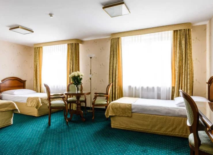 Wnętrza urządzone są w klasycznym, eleganckim stylu