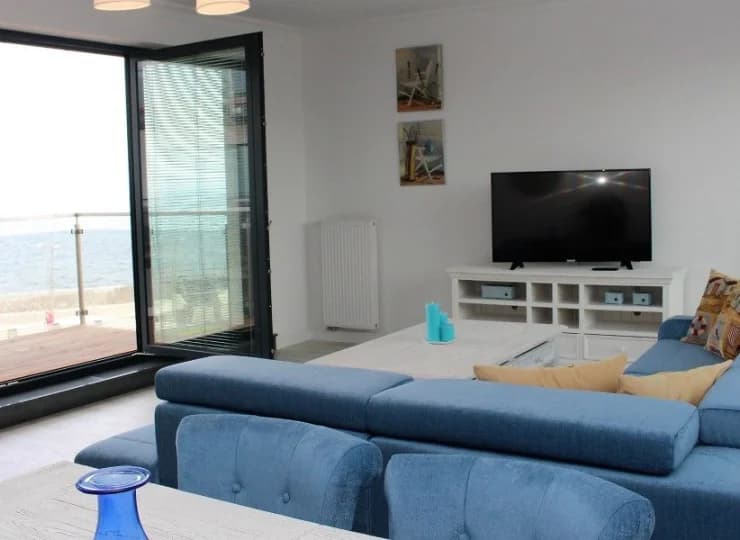 Każdy apartament wyposażony jest w płaski telewizor