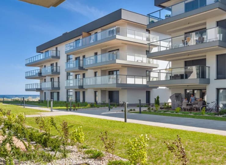Komfortowe apartamentowce powstały bezpośrednio przy plaży