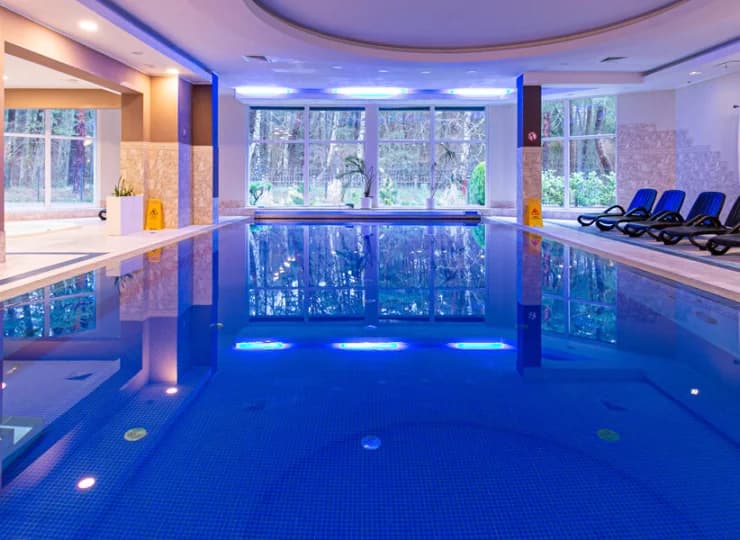 Ośrodek wypoczynku i odnowy biologicznej Bagińscy Spa oferuje basen w Pobierowie