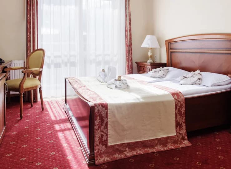 Na gości czekają wygodne łóżka i funkcjonalne wyposażenie