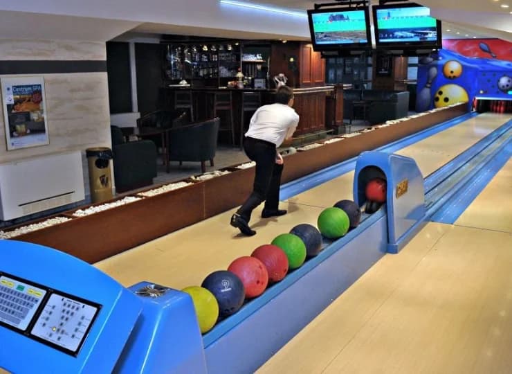 Jedną z atrakcji Hotelu Sport jest dwutorowa kręgielnia