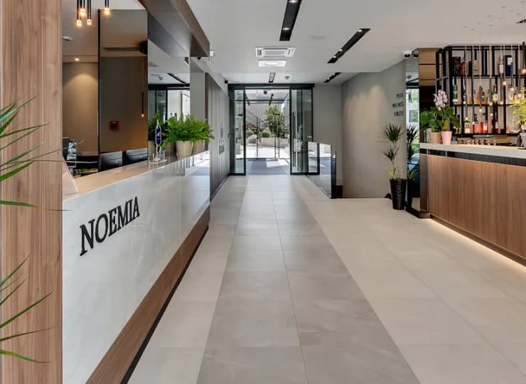 Recepcja i przyjemne lobby hotelu Noemia****