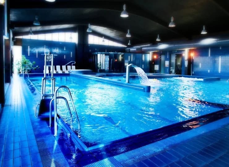 Jest tam dostępna bogata oferta wellness i SPA