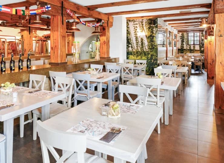Hotelowa restauracja chętnie wita gości