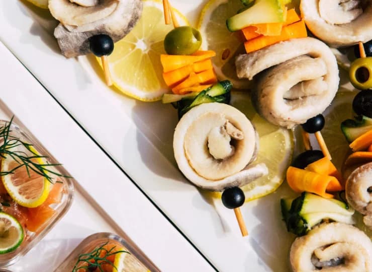 Poza stałą kartą menu co miesiąc można spróbować oferty specjalnej