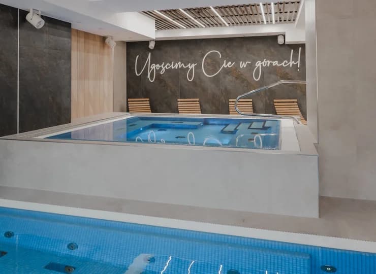 Jaworzyna Krynicka to hotel przy stoku z basenem