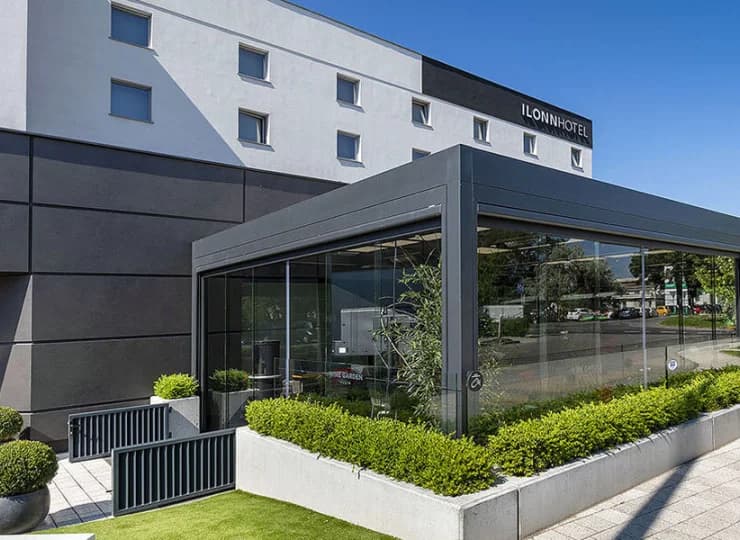 Bryła hotelu jest nowoczesna