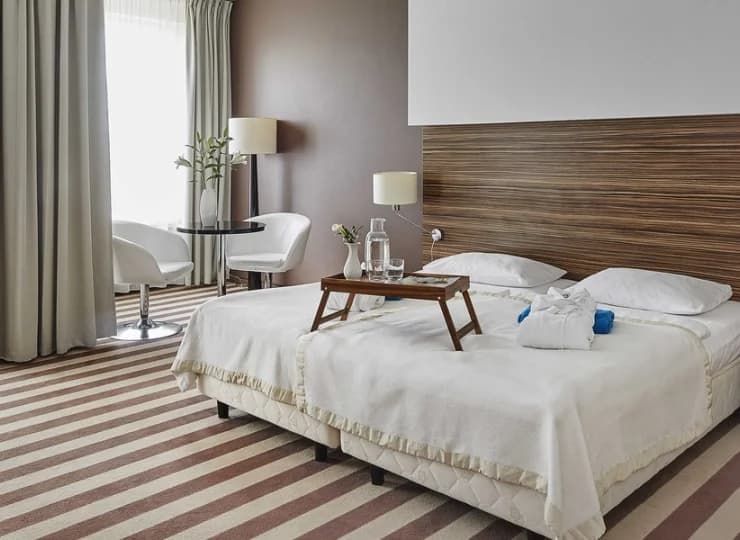 Komfortowe pokoje lux mają 35 m2 i przytulny wystrój
