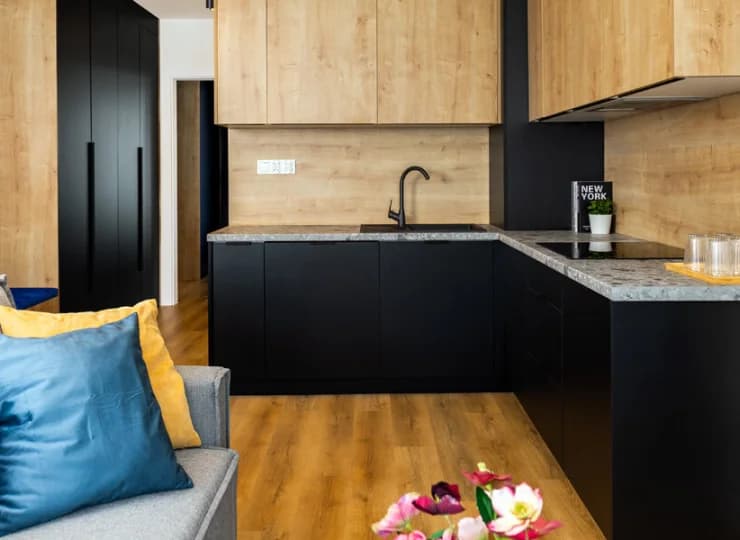 W każdym apartamencie jest kompleksowo wyposażony aneks kuchenny