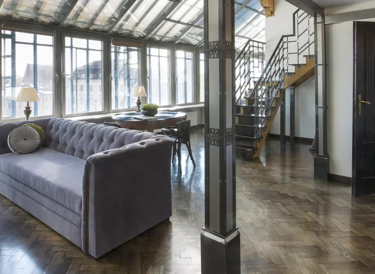 Apartamenty mieszczą się w pięknie odnowionej zabytkowej kamienicy