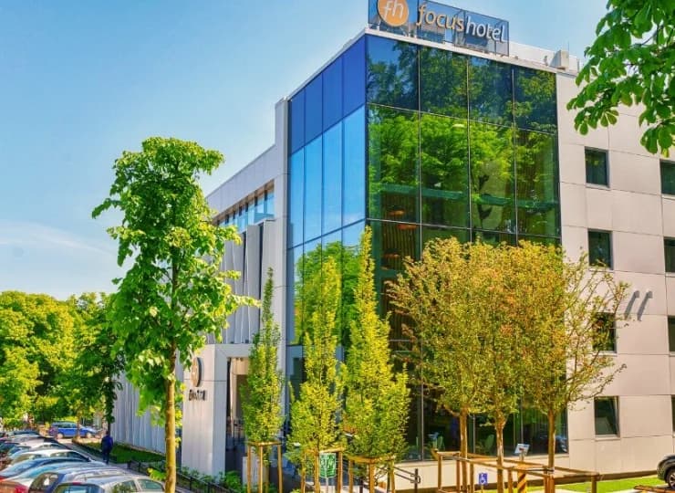 Hotel jest położony tylko 15 minut spacerem od mola
