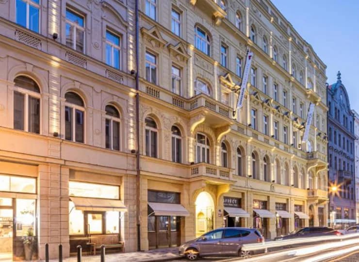 Piękne i nowoczesne apartamenty powstały w eleganckiej kamienicy w centrum Pragi