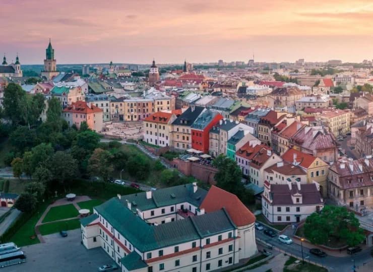 Arche Lublin Hotel*** położony jest w świetnej lokalizacji