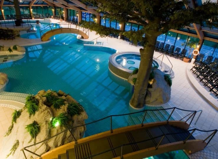 Aquapark to 3500 m2 powierzchni pełne wodnych atrakcji dla całej rodziny