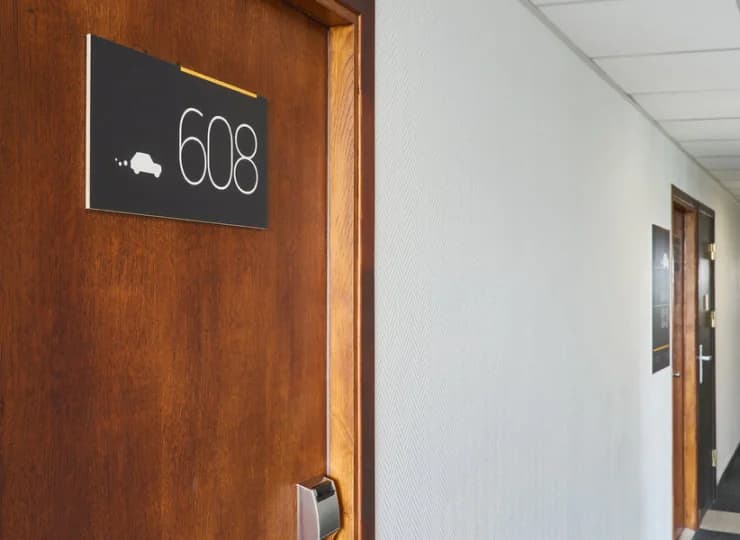 Ten hotel to gratka dla wielbicieli motoryzacji