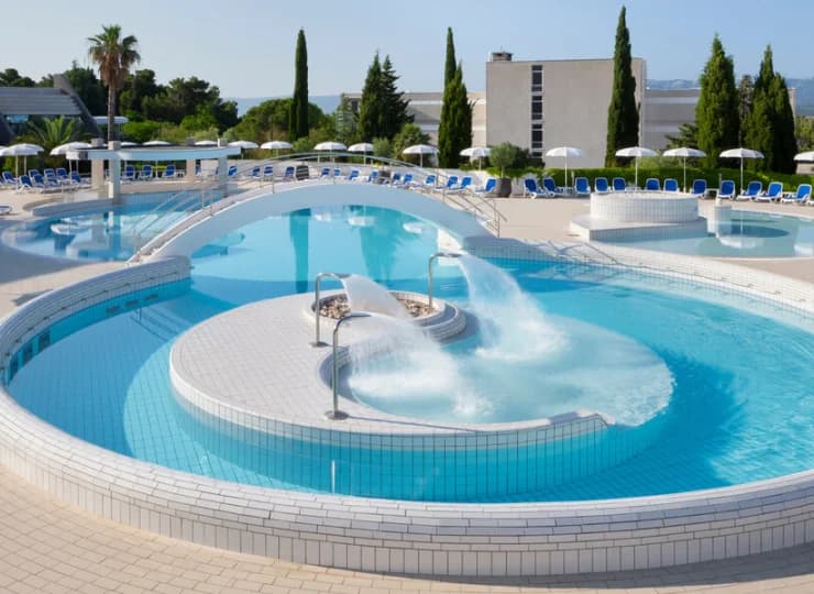 Bluesun Holiday Village Bonaca **** to hotel z basenem w Bol na wyspie Brac