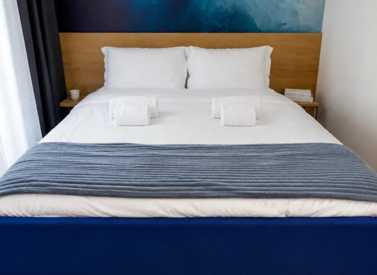 Każdy apartament posiada odrębną sypialnię (na zdjęciu Industrial)