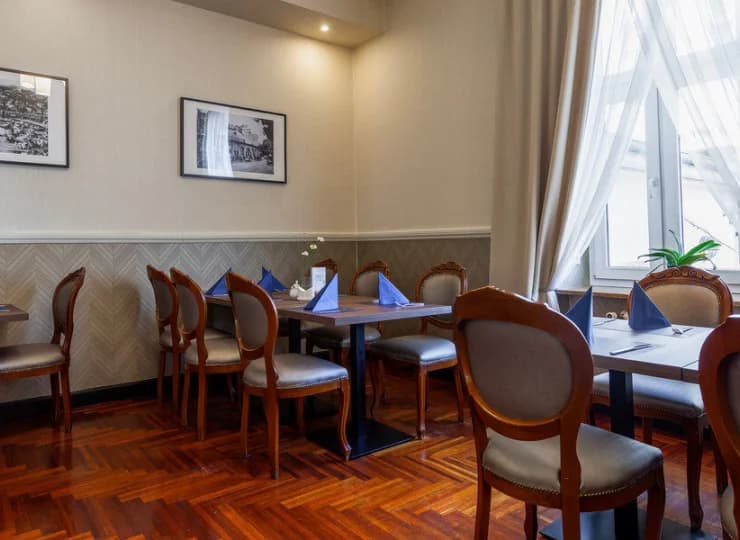W hotelu podawane są codziennie pyszne śniadania i obiadokolacje w formie bufetu