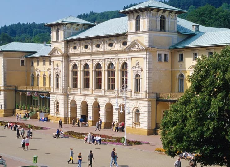 Zabytki uzdrowiska znajdują się w zasięgu spaceru od hotelu