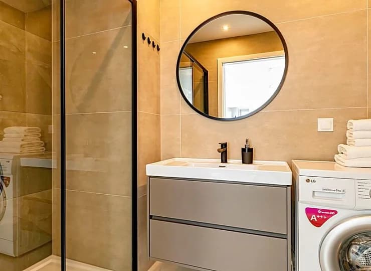 Dodatkową zaletą apartamentów jest łazienka z pralką