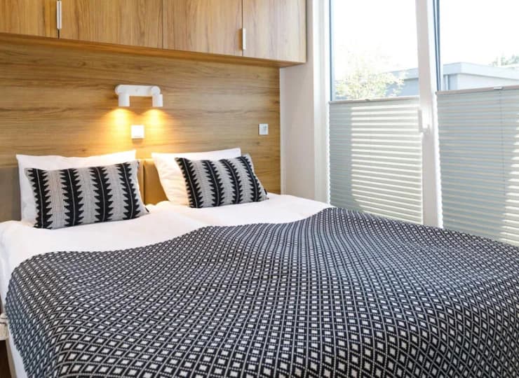 Apartament składa się z saloniku oraz dwuosobowej sypialni