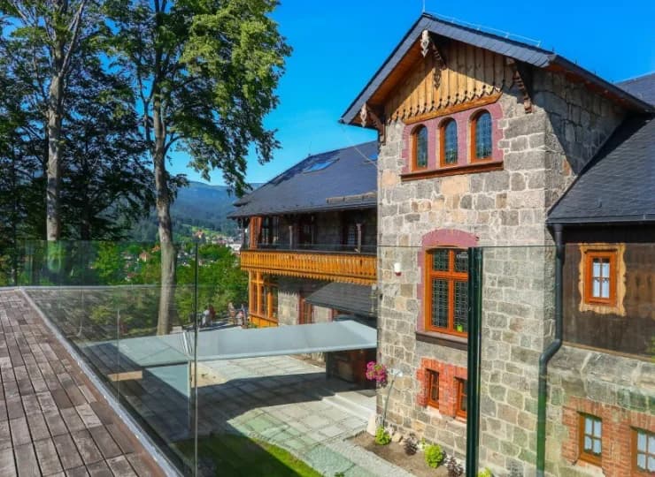 Unikalny, 200 metrowy taras zapewnia widok na panoramę Karkonoszy