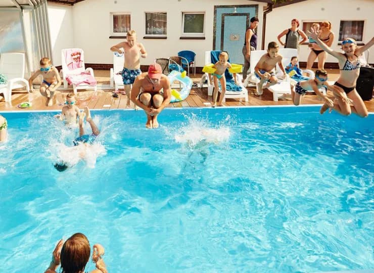 Familifan Dziwnówek to ośrodek wypoczynkowy z basenem