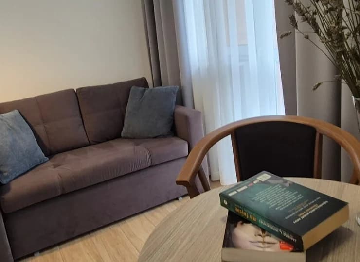 Pokój rodzinny 2+1 comfort ma dodatkowo rozkładaną kanapę