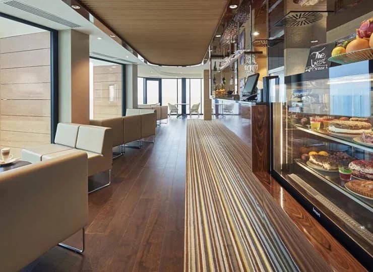 Horizon Cafe mieści się na 13. piętrze budynku