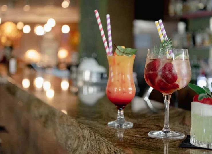 Barmani potrafią wyczarować pięknie podane trunki