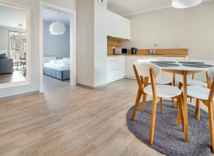 Dostępne są apartamenty 1, 2 i 3-pokojowe